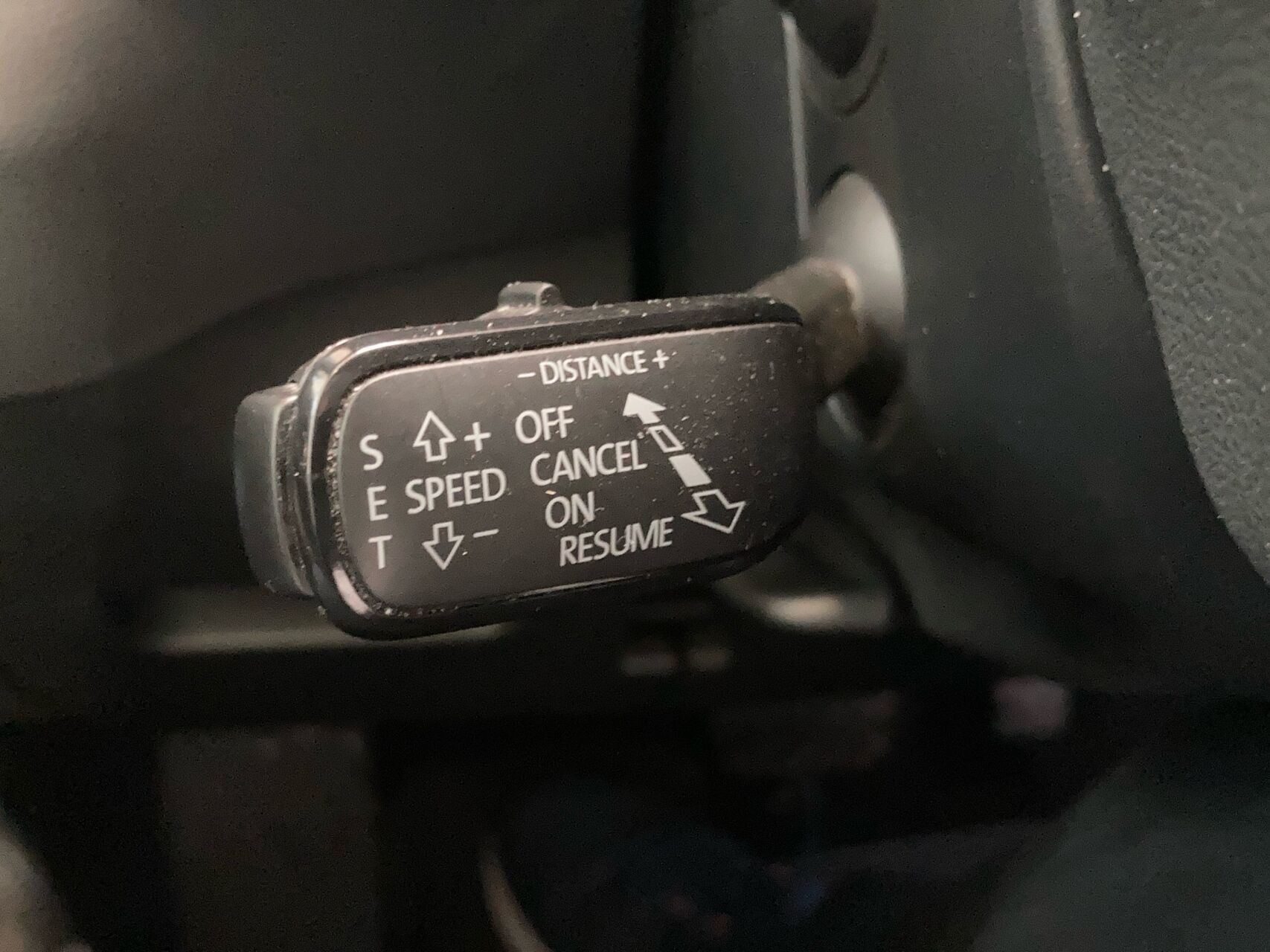 Blå Skoda Karoq fra 2020