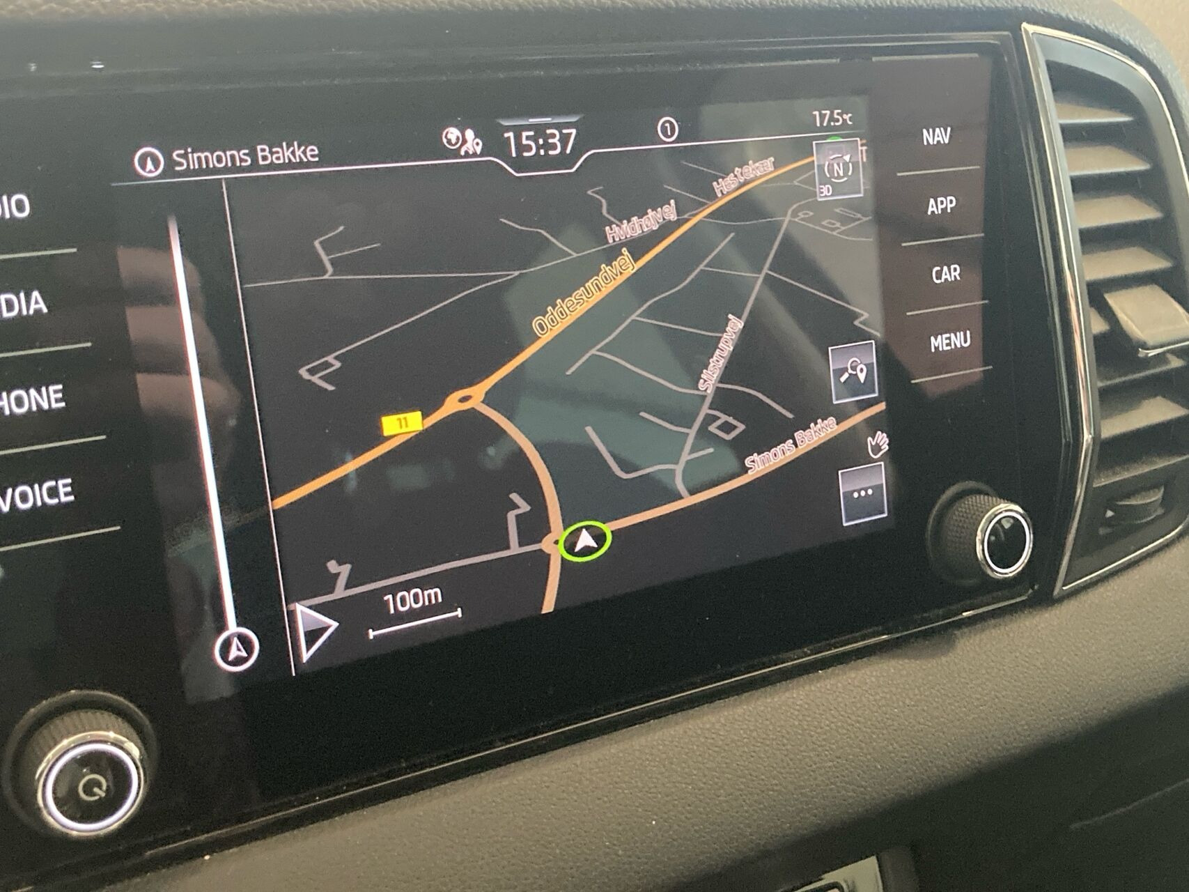 Blå Skoda Karoq fra 2020