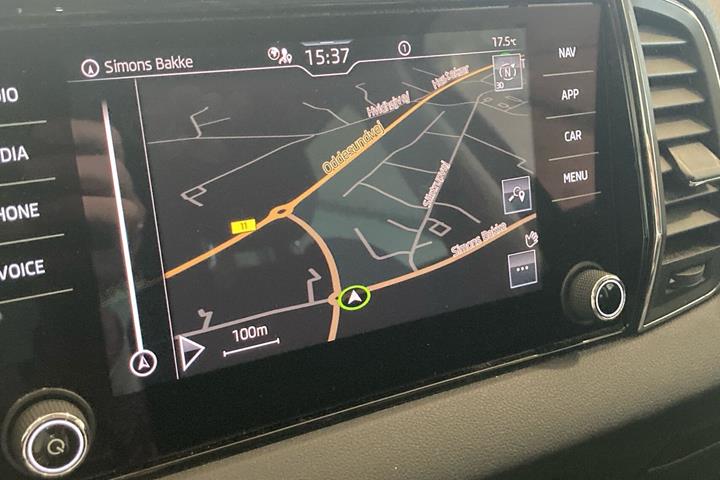 Blå Skoda Karoq fra 2020