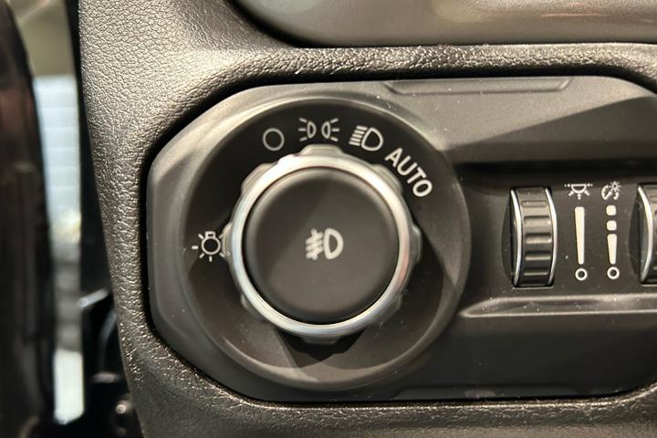 Sort Jeep Wrangler fra 2019
