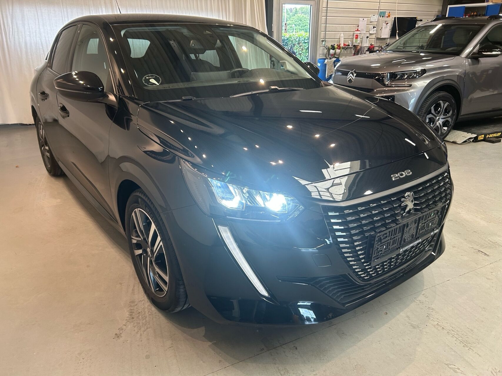 Sort Peugeot 208 fra 2022