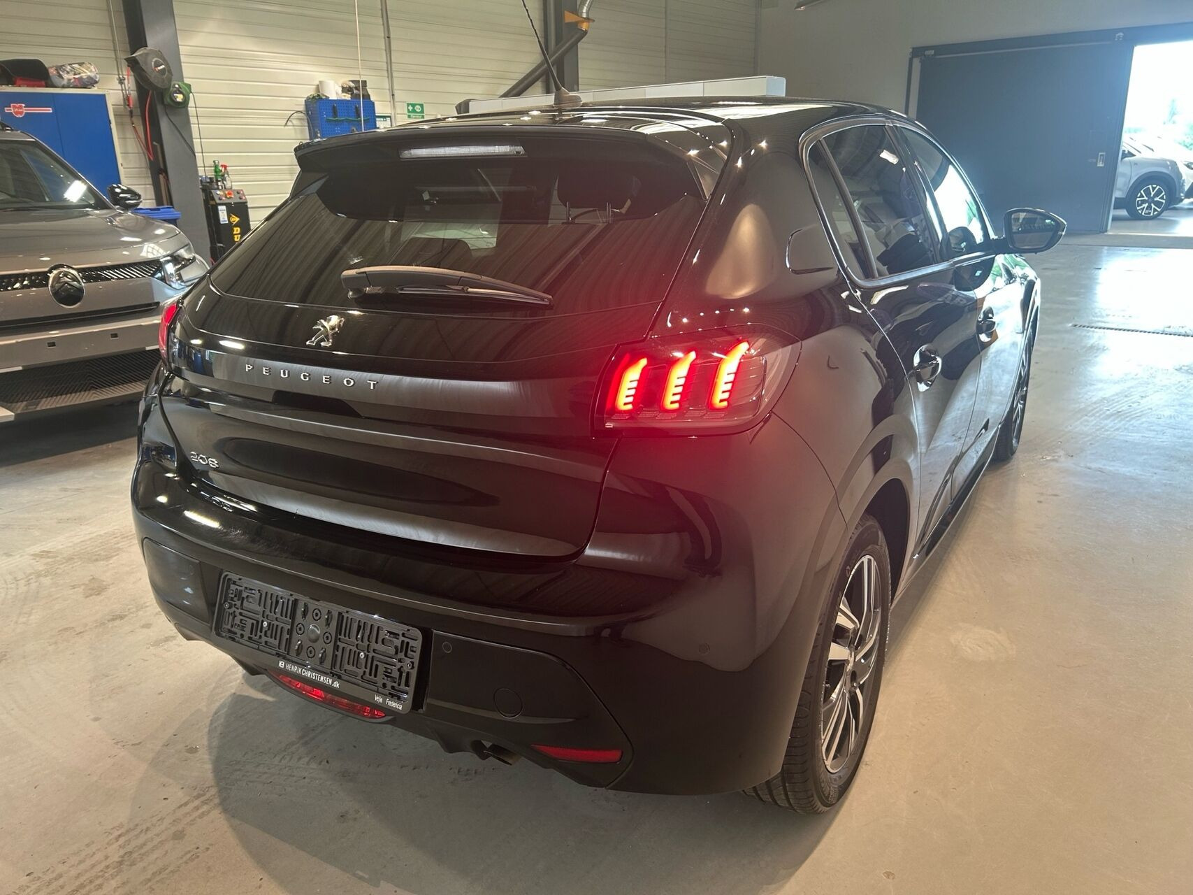 Sort Peugeot 208 fra 2022