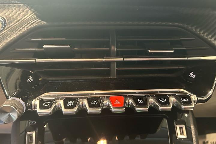 Sort Peugeot 208 fra 2022