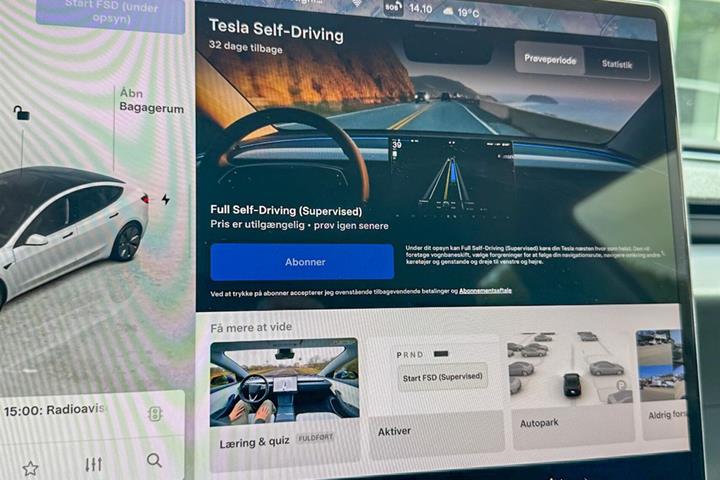 Sort Tesla Model Y fra 2024