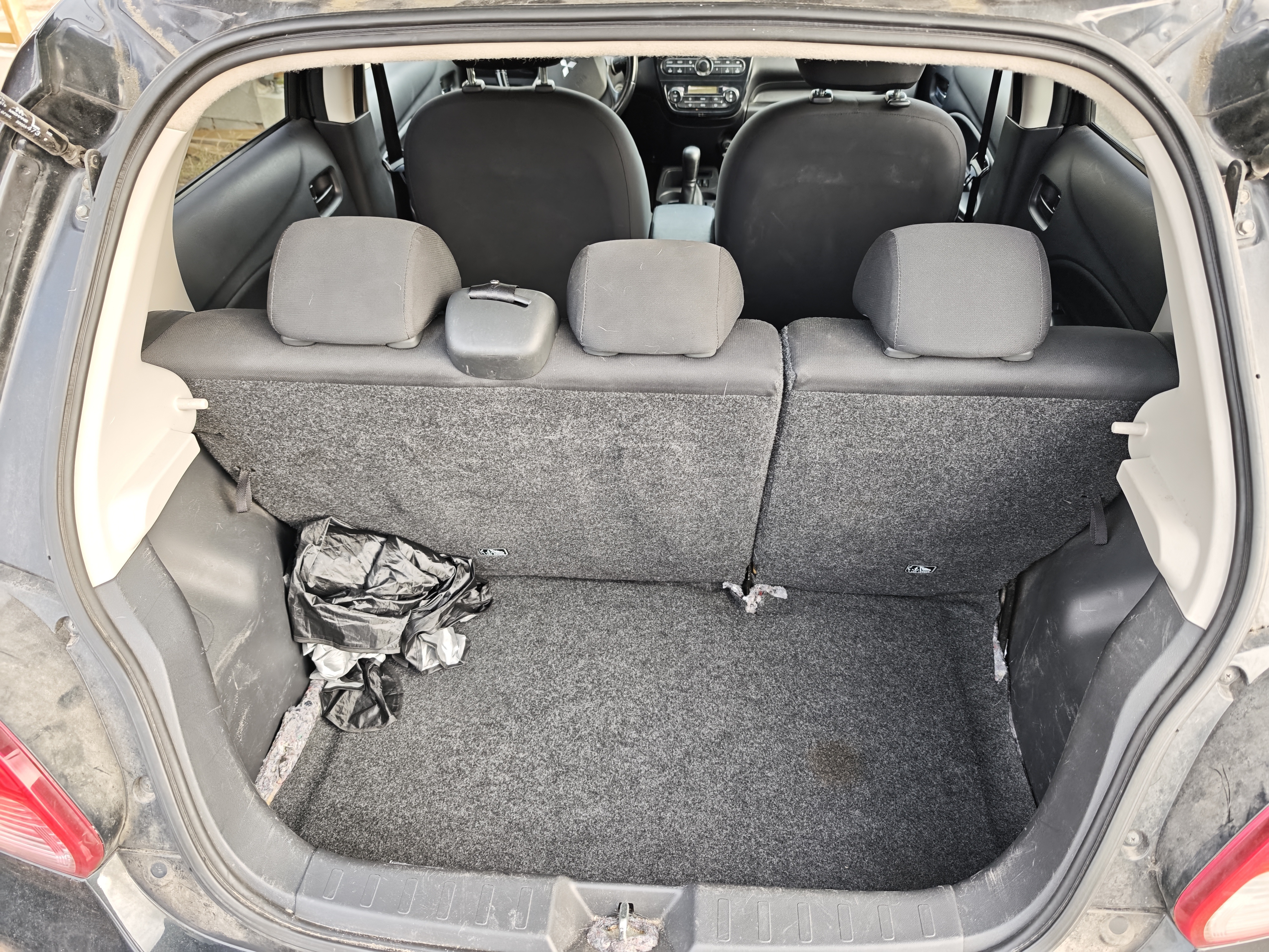 Sort Mitsubishi Space Star fra 2014