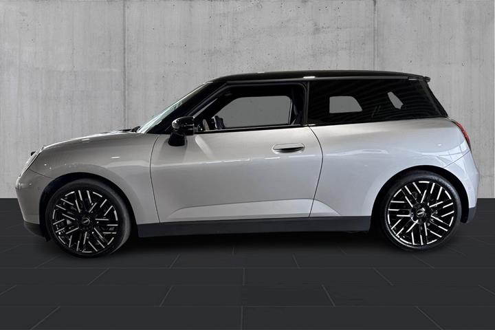Sølv Mini Cooper SE fra 2025