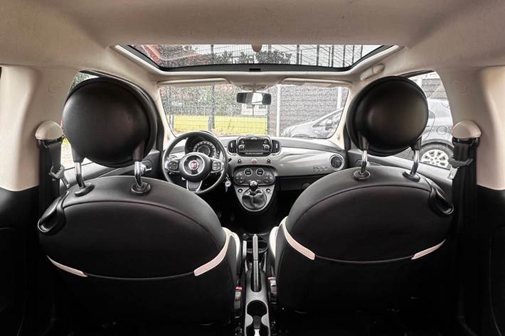 Grå Fiat 500 fra 2018