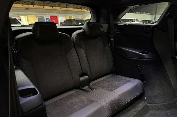 Sort Peugeot e-5008 fra 2025