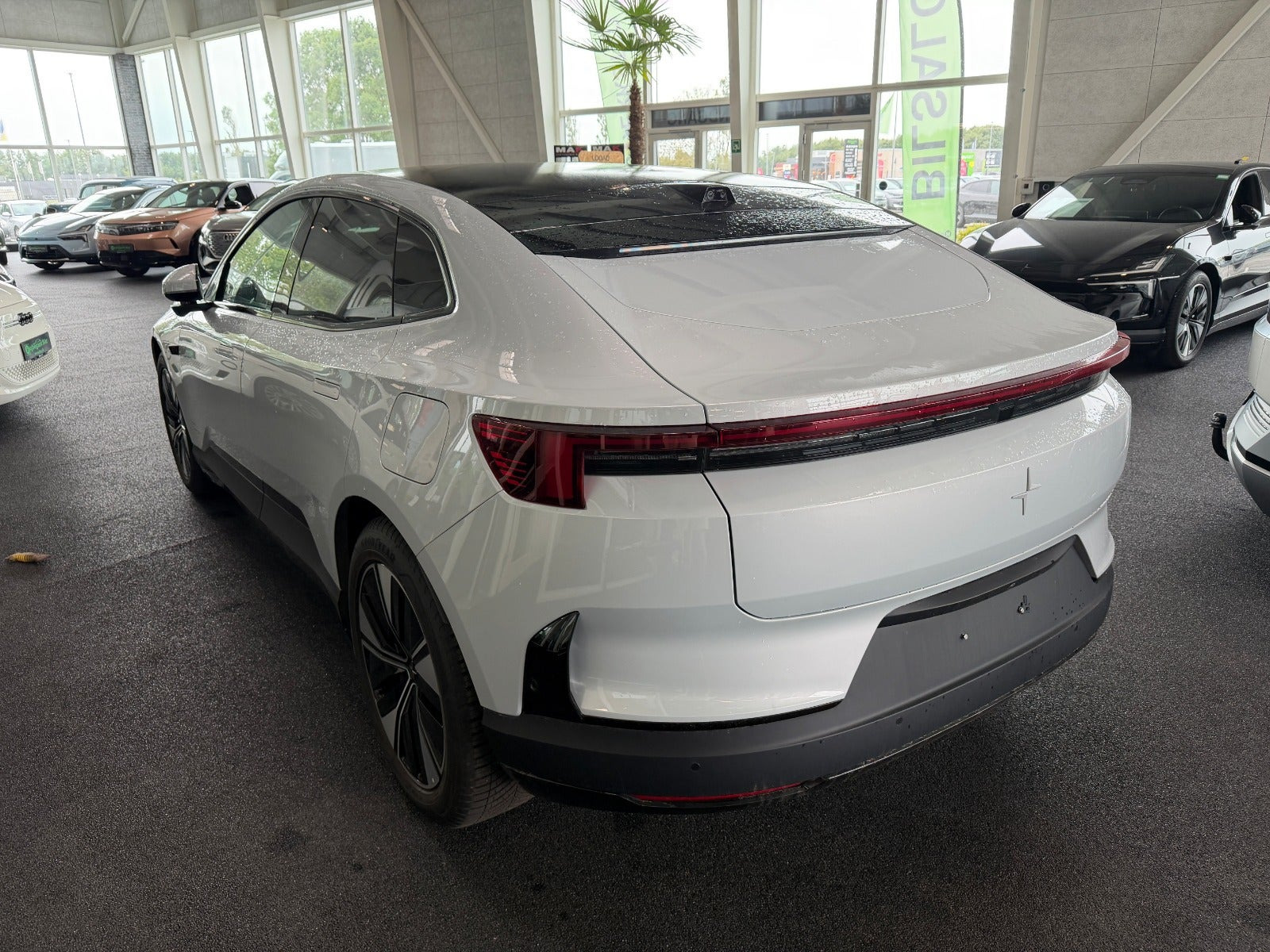 Sølv Polestar 4 fra 2026