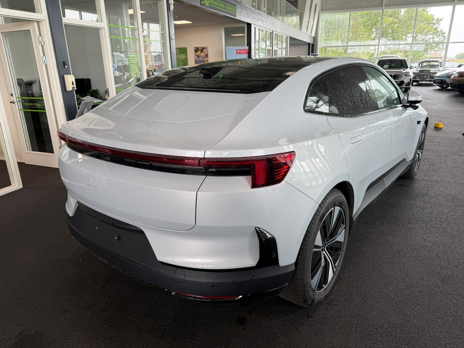 Sølv Polestar 4 fra 2026