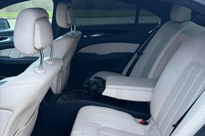 Sort Mercedes CLS350 fra 2011