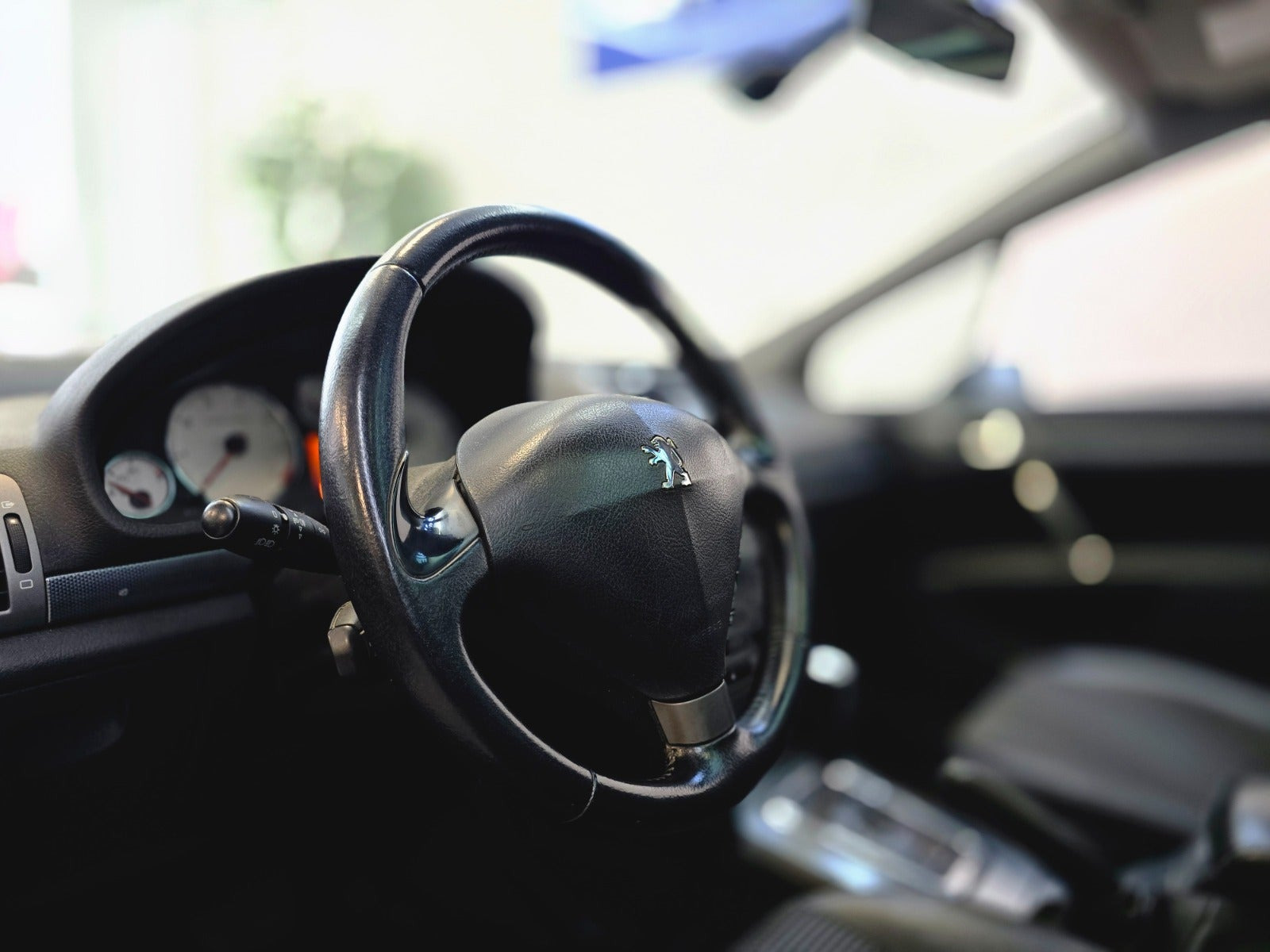 Sort Peugeot 407 fra 2005