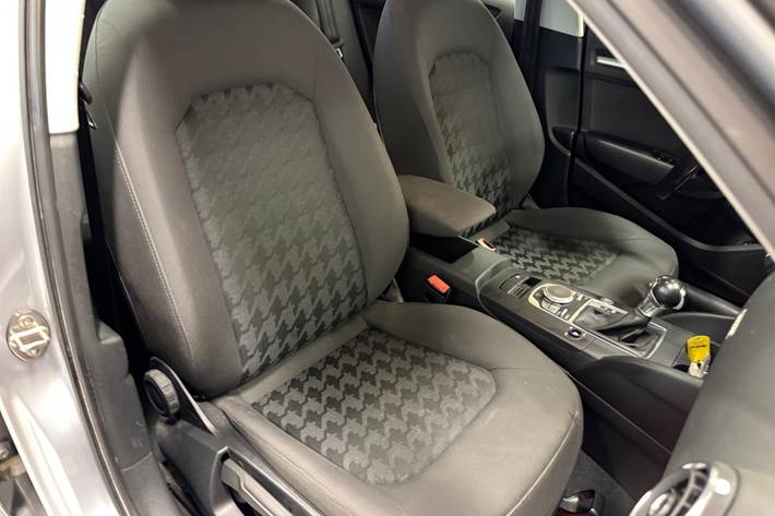 Sølv Audi A3 fra 2016