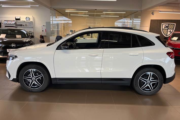 Hvid Mercedes EQA250+ fra 2025