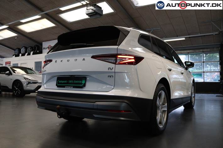 Hvid Skoda Enyaq fra 2023