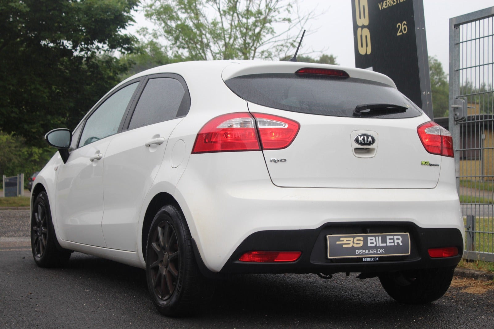 Hvid Kia Rio fra 2014