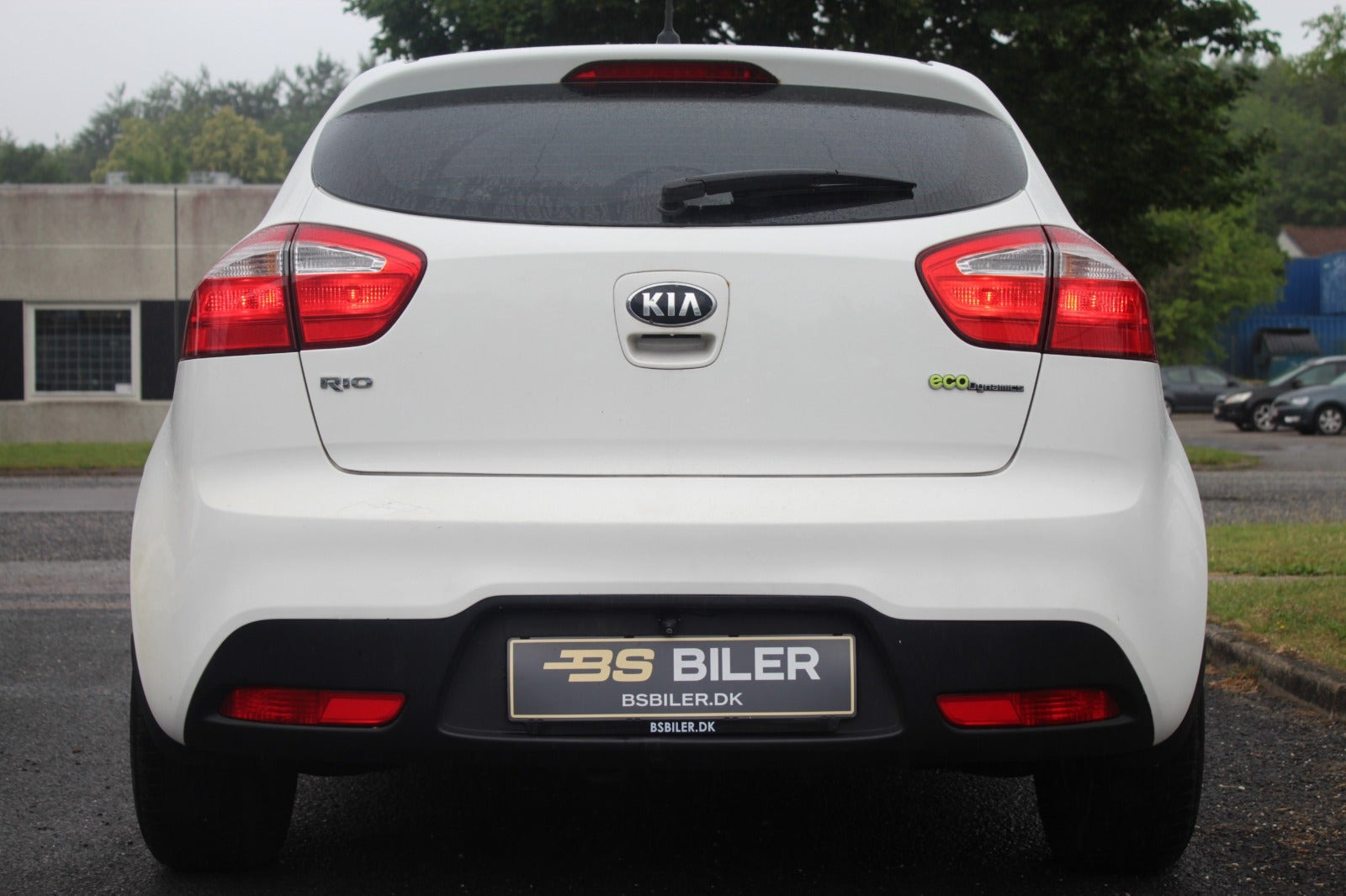 Hvid Kia Rio fra 2014