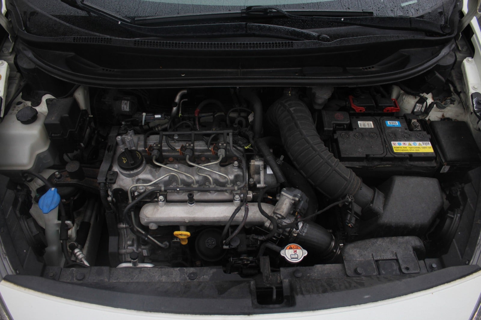 Hvid Kia Rio fra 2014