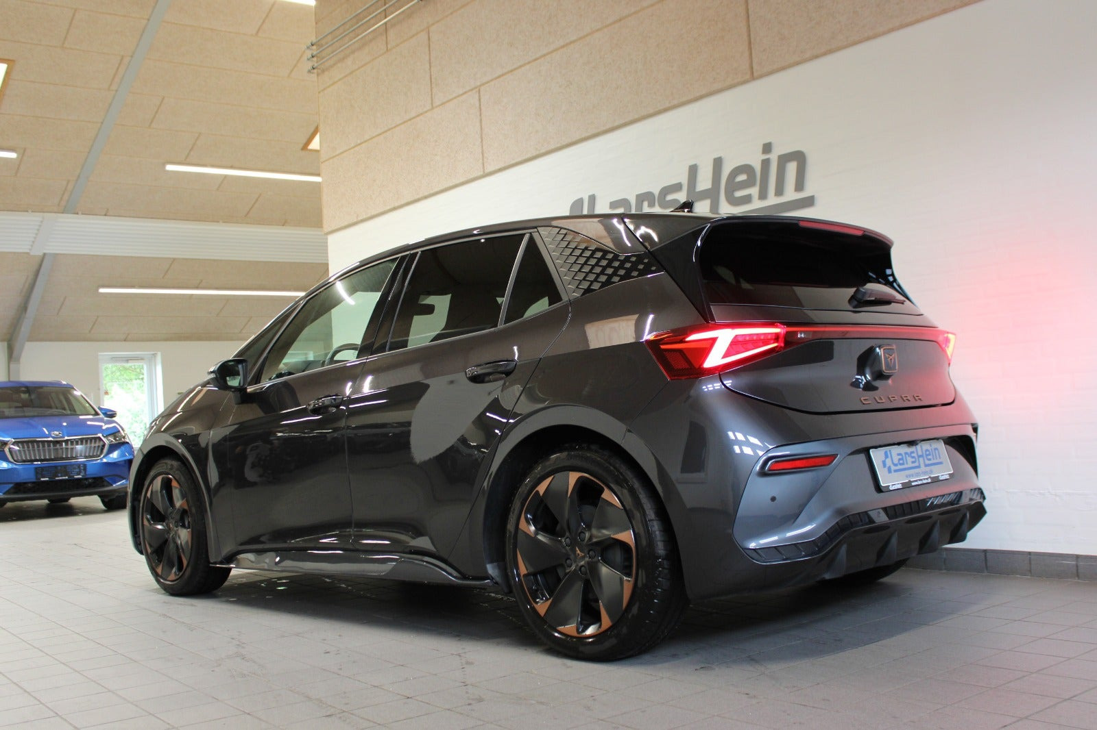 Grå Cupra Born fra 2024