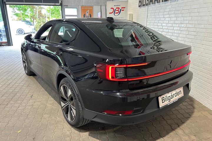 Sort Polestar 2 fra 2023