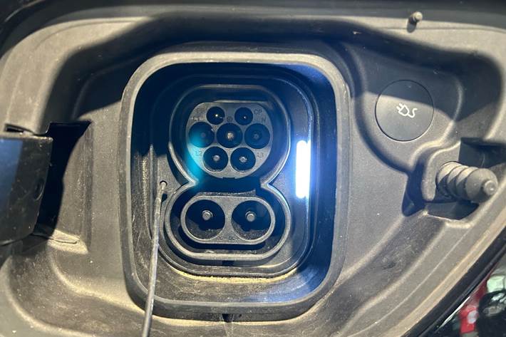 Sort Polestar 2 fra 2023