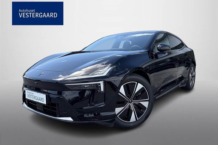 Sort Polestar 4 fra 2026