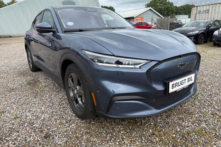 Blå Ford Mustang Mach-E fra 2022