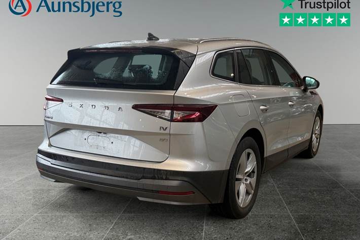 Grå Skoda Enyaq fra 2023