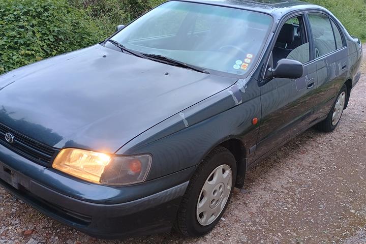 undefined Toyota Carina fra 1995