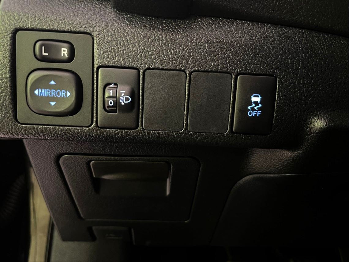 Sort Toyota Auris fra 2014