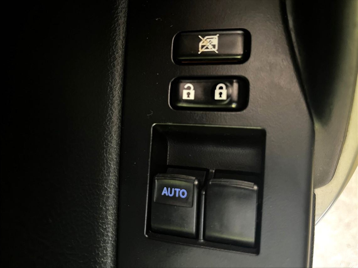 Sort Toyota Auris fra 2014