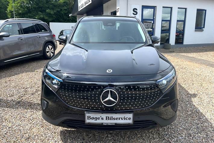 Sort Mercedes EQB 250+ fra 2025