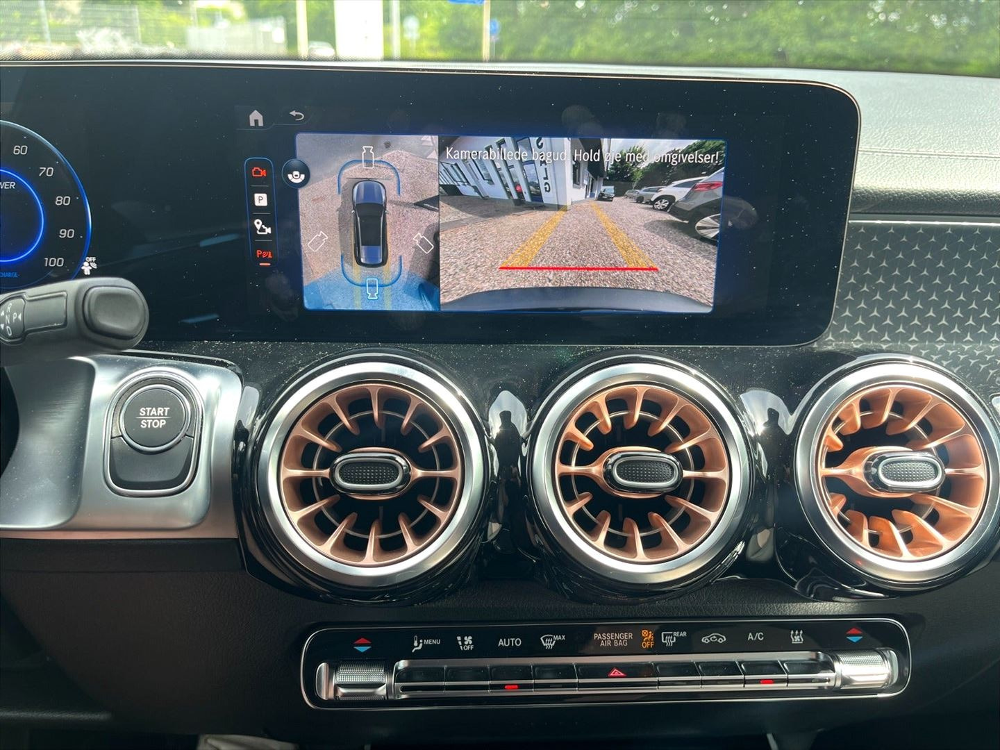Sort Mercedes EQB 250+ fra 2025