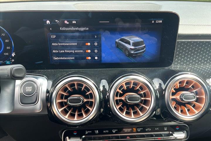 Sort Mercedes EQB 250+ fra 2025
