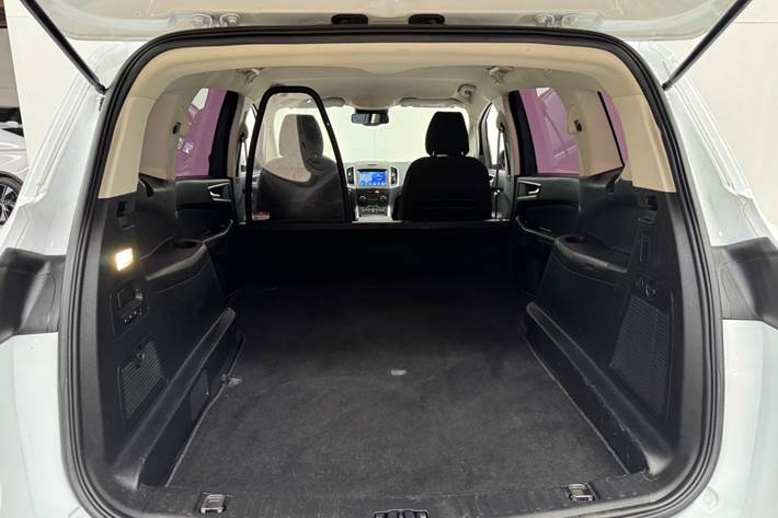 Hvid Ford S-MAX fra 2021