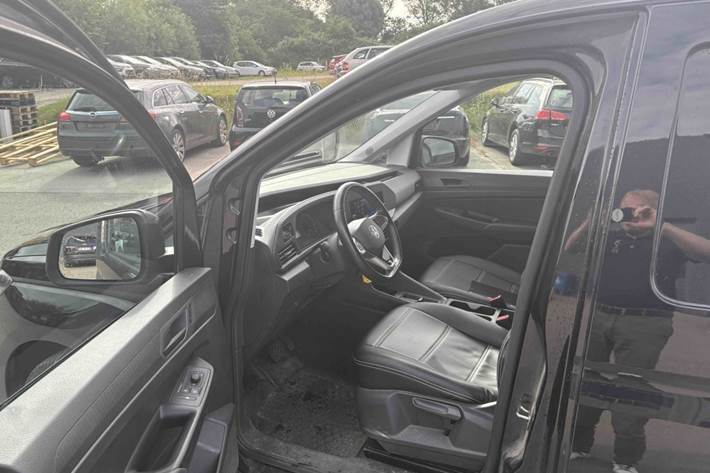Sort VW Caddy fra 2024
