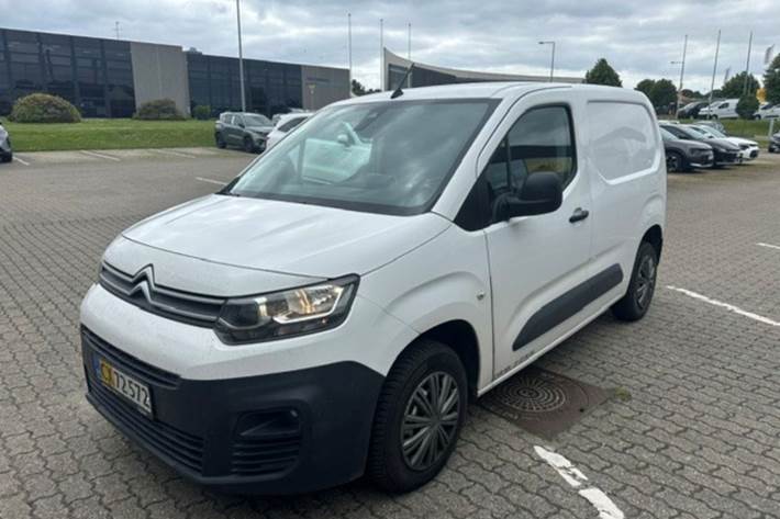 Hvid Citroën Berlingo fra 2021