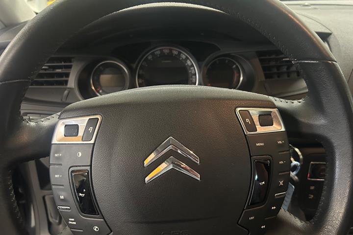 Grå Citroën C5 fra 2010