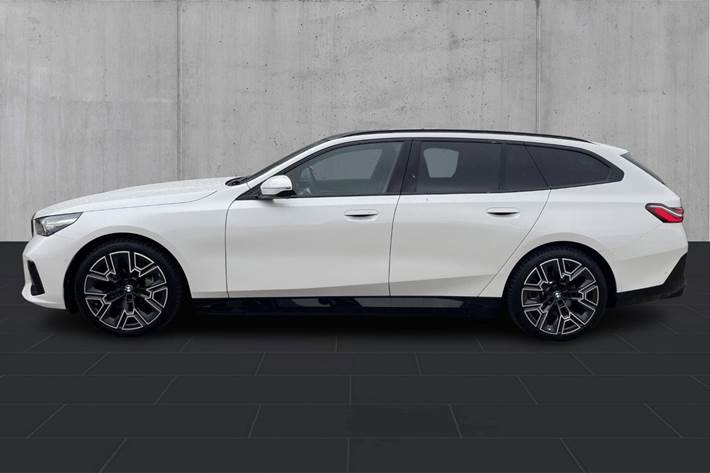 Hvid BMW i5 fra 2026