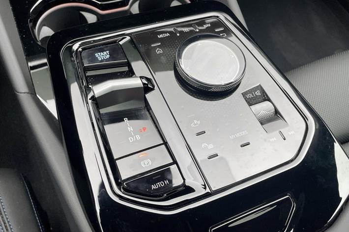Hvid BMW i5 fra 2026