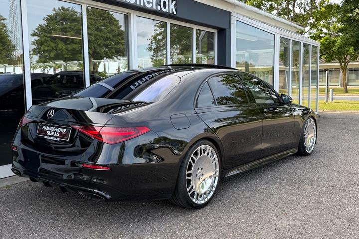 Sort Mercedes S580 e fra 2022