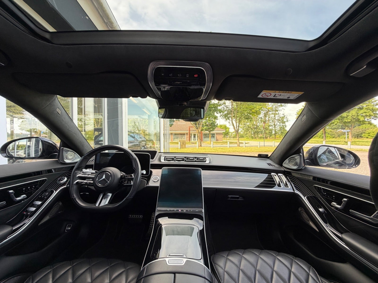 Sort Mercedes S580 e fra 2022