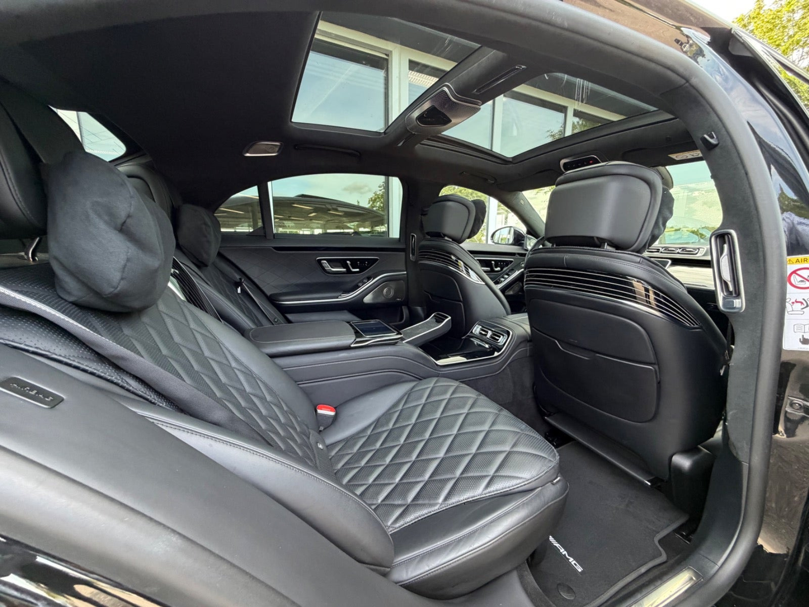 Sort Mercedes S580 e fra 2022