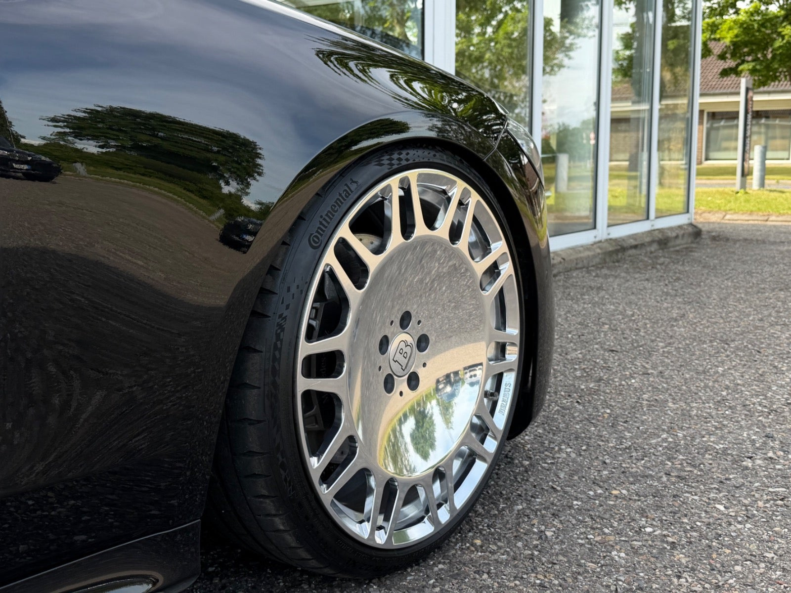 Sort Mercedes S580 e fra 2022