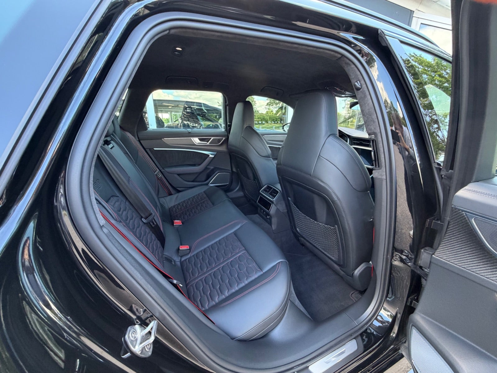 Sort Audi RS6 fra 2021