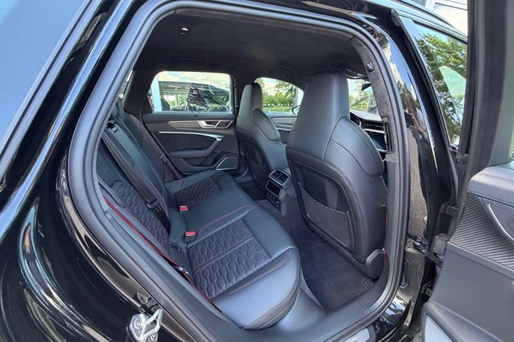 Sort Audi RS6 fra 2021