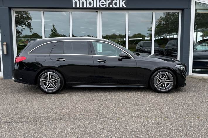 Sort Mercedes C300 fra 2023