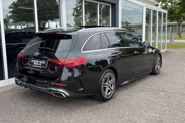 Sort Mercedes C300 fra 2023