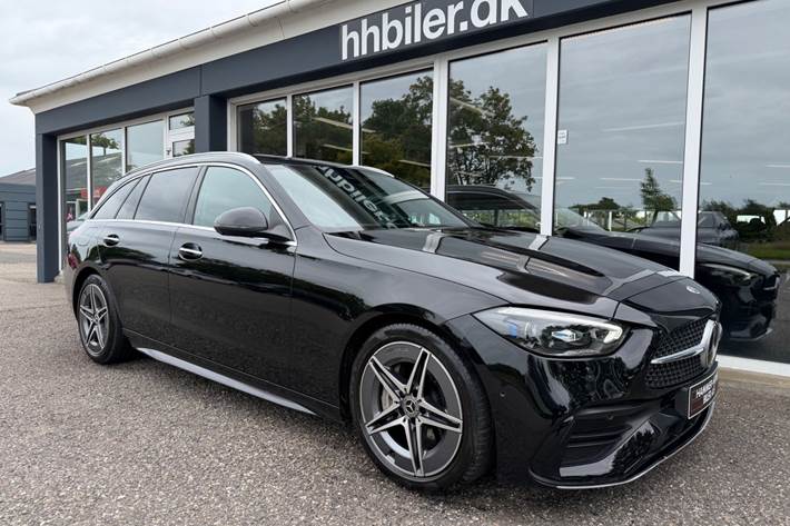 Sort Mercedes C300 fra 2023