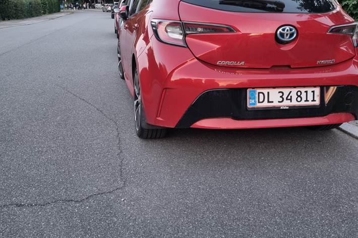 Rød Toyota Corolla fra 2021